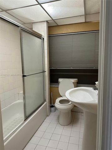 911 NW 22nd Pl, Miami, FL 33125