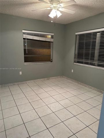 911 NW 22nd Pl, Miami, FL 33125