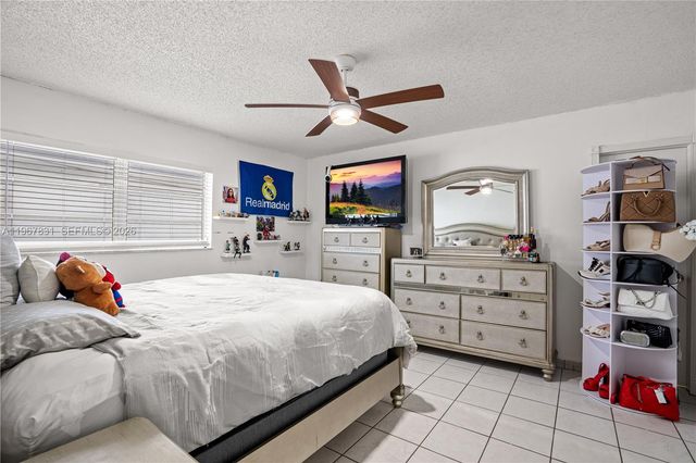 911 NW 22nd Pl, Miami, FL 33125