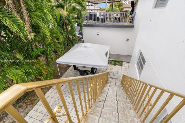 911 NW 22nd Pl, Miami, FL 33125