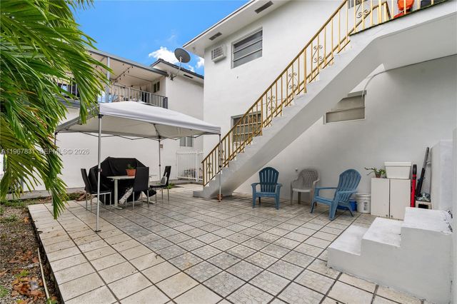 911 NW 22nd Pl, Miami, FL 33125