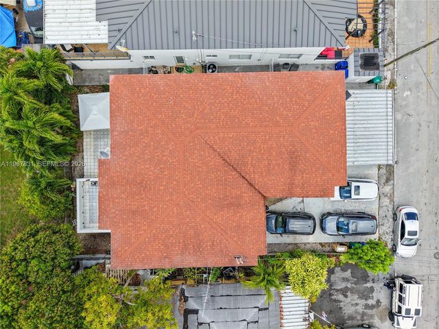 911 NW 22nd Pl, Miami, FL 33125
