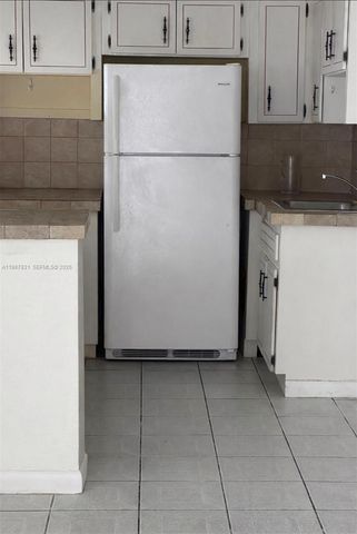 911 NW 22nd Pl, Miami, FL 33125