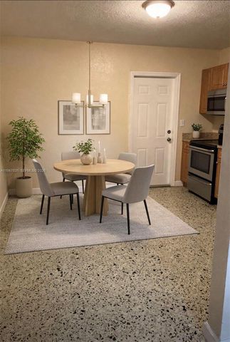 911 NW 22nd Pl, Miami, FL 33125