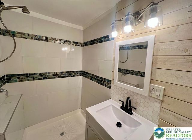 226 Lackawanna Avenue, Avoca, PA 18641