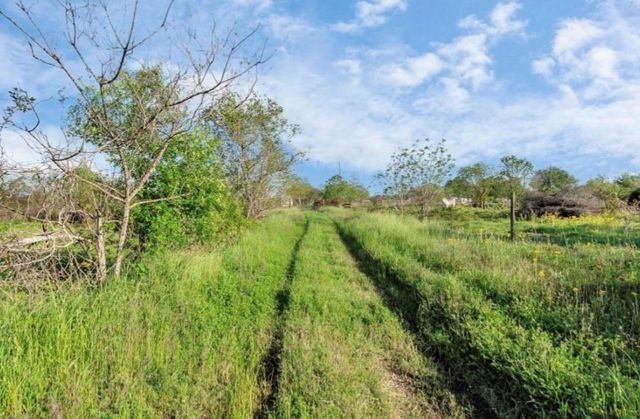 651 Gebhardt, Sealy, TX 77474