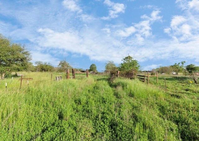 651 Gebhardt, Sealy, TX 77474