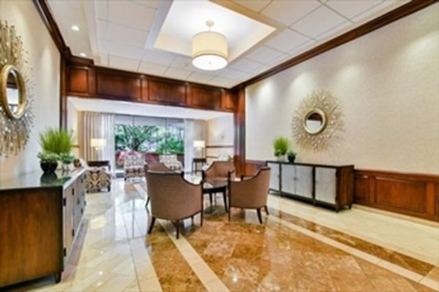 2 Hawthorne Place 14L, Boston, MA 02114