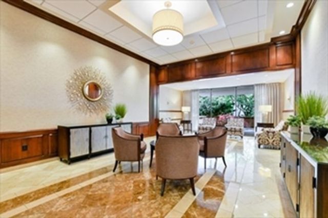 2 Hawthorne Place 14L, Boston, MA 02114