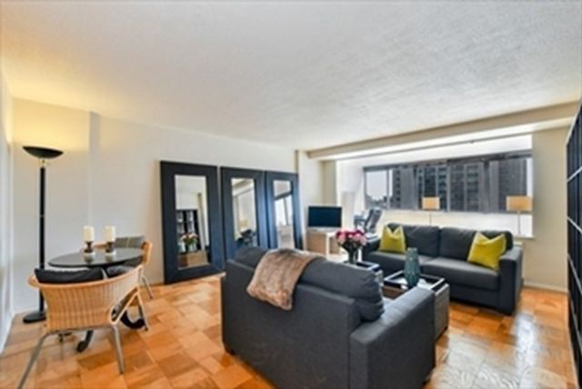 2 Hawthorne Place 14L, Boston, MA 02114