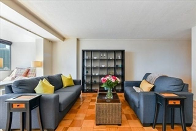 2 Hawthorne Place 14L, Boston, MA 02114