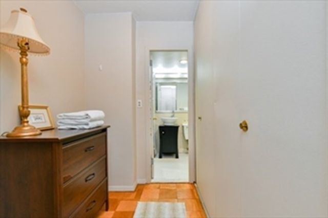 2 Hawthorne Place 14L, Boston, MA 02114