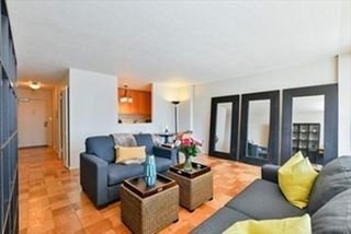 2 Hawthorne Place 14L, Boston, MA 02114