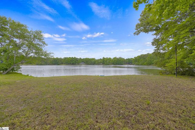 113 Greybridge Road, Pelzer, SC 29669