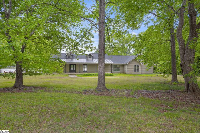 113 Greybridge Road, Pelzer, SC 29669