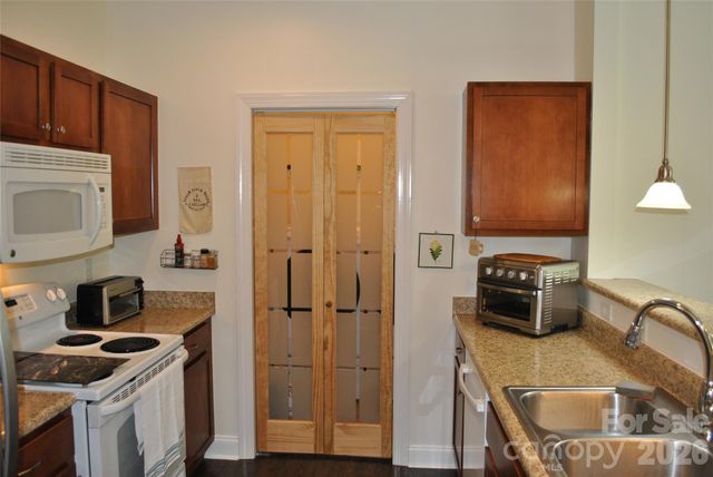 20 Foxden Drive 203, Fletcher, NC 28732