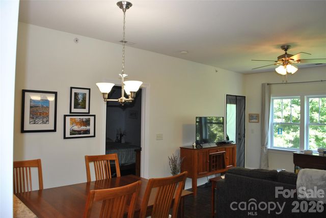 20 Foxden Drive 203, Fletcher, NC 28732