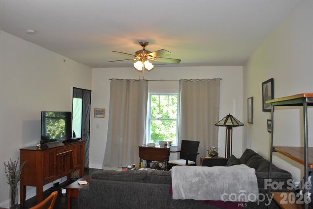 20 Foxden Drive 203, Fletcher, NC 28732