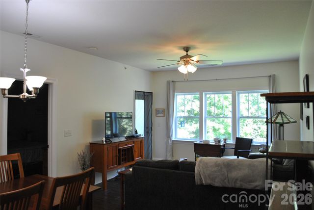 20 Foxden Drive 203, Fletcher, NC 28732