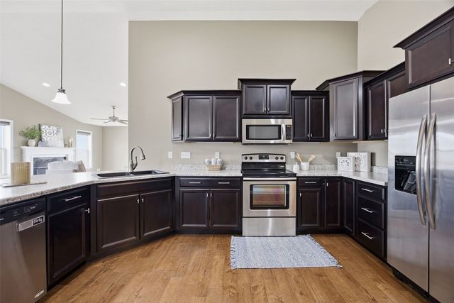 7003 Waterview Drive SW, Cedar Rapids, IA 52404