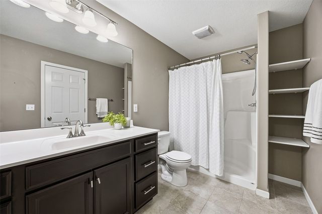 7003 Waterview Drive SW, Cedar Rapids, IA 52404