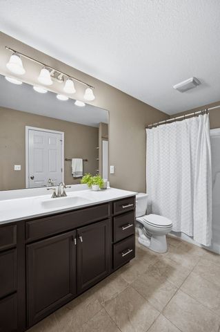 7003 Waterview Drive SW, Cedar Rapids, IA 52404