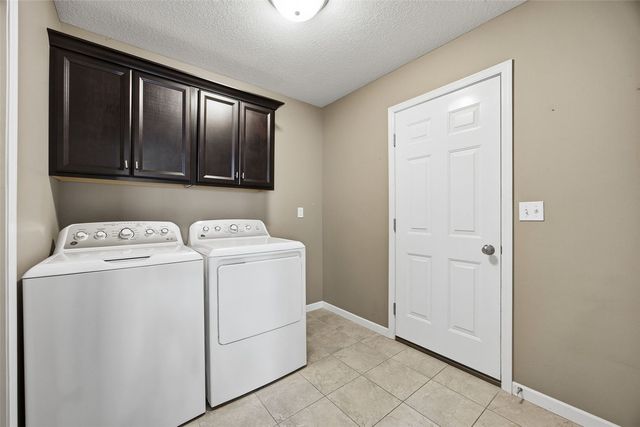 7003 Waterview Drive SW, Cedar Rapids, IA 52404