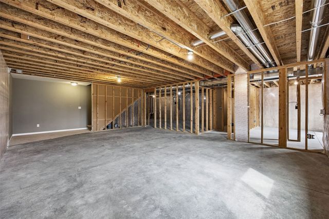 7003 Waterview Drive SW, Cedar Rapids, IA 52404