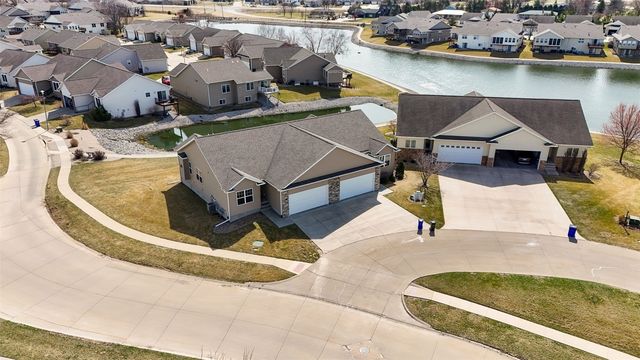 7003 Waterview Drive SW, Cedar Rapids, IA 52404