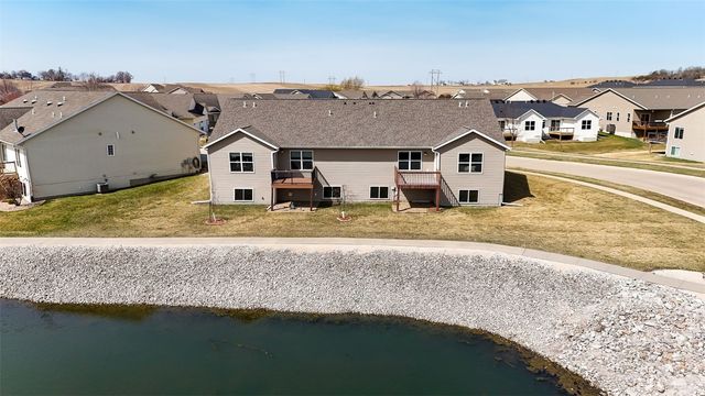 7003 Waterview Drive SW, Cedar Rapids, IA 52404