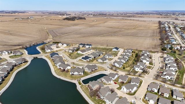 7003 Waterview Drive SW, Cedar Rapids, IA 52404