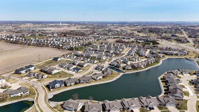 7003 Waterview Drive SW, Cedar Rapids, IA 52404