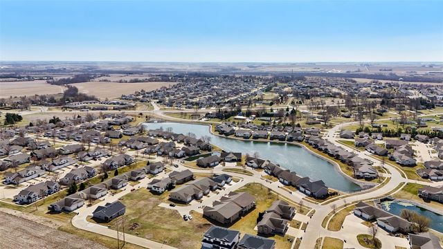 7003 Waterview Drive SW, Cedar Rapids, IA 52404