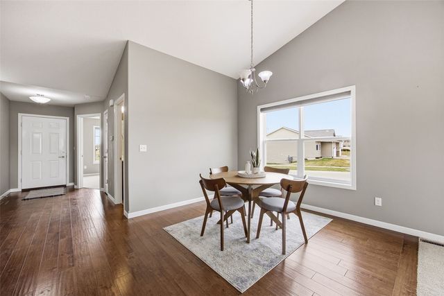 7003 Waterview Drive SW, Cedar Rapids, IA 52404