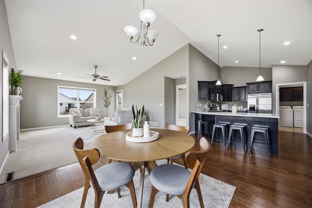 7003 Waterview Drive SW, Cedar Rapids, IA 52404