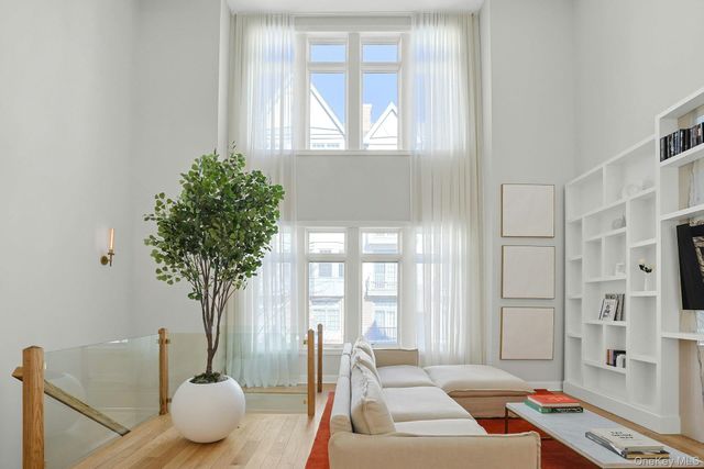 56 1st Street L4, Pelham, NY 10803