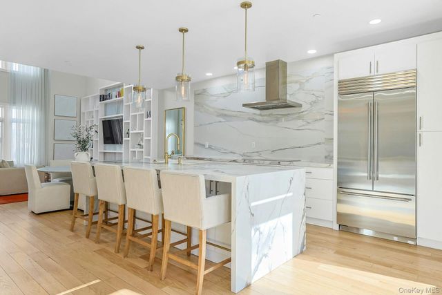 56 1st Street L4, Pelham, NY 10803