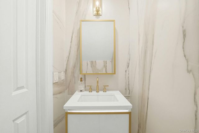 56 1st Street L4, Pelham, NY 10803