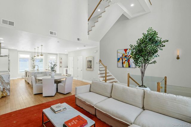 56 1st Street L4, Pelham, NY 10803