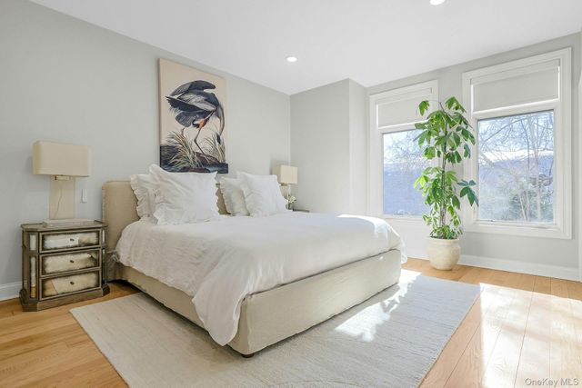 56 1st Street L4, Pelham, NY 10803