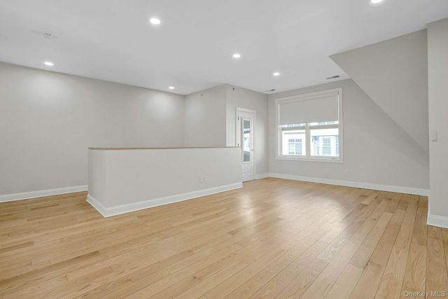 56 1st Street L4, Pelham, NY 10803