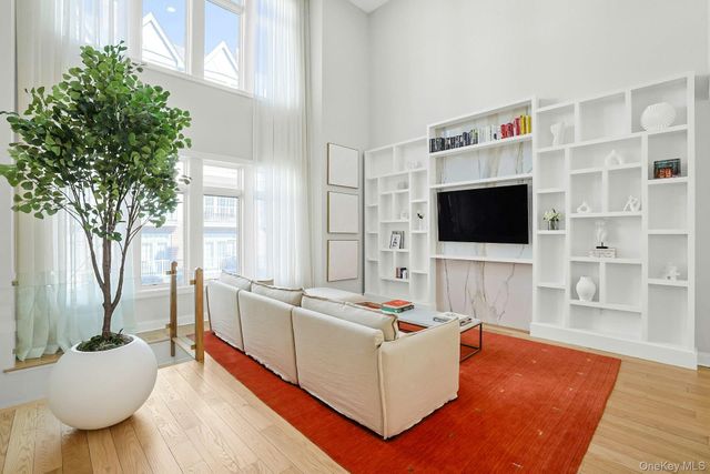 56 1st Street L4, Pelham, NY 10803