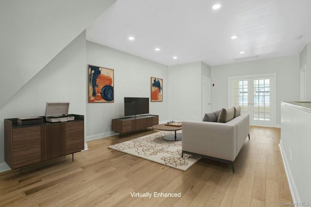 56 1st Street L4, Pelham, NY 10803