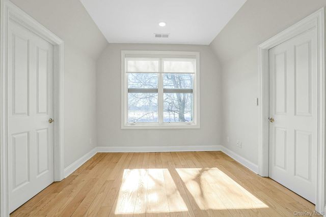 56 1st Street L4, Pelham, NY 10803