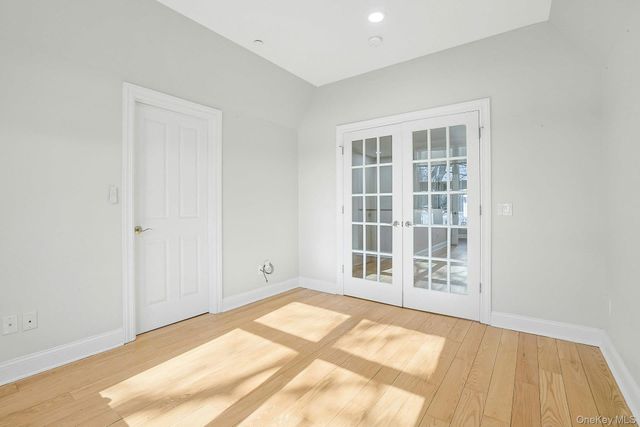 56 1st Street L4, Pelham, NY 10803