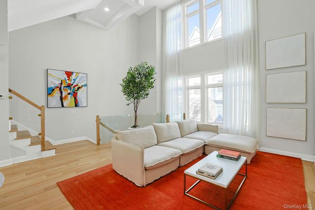 56 1st Street L4, Pelham, NY 10803