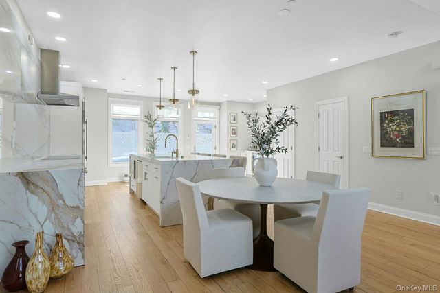 56 1st Street L4, Pelham, NY 10803