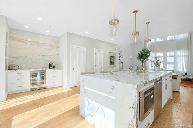 56 1st Street L4, Pelham, NY 10803