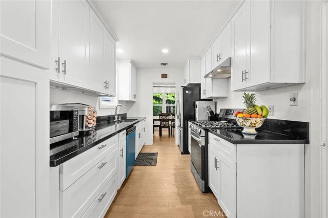 6440 Petit Avenue, Van Nuys, CA 91406