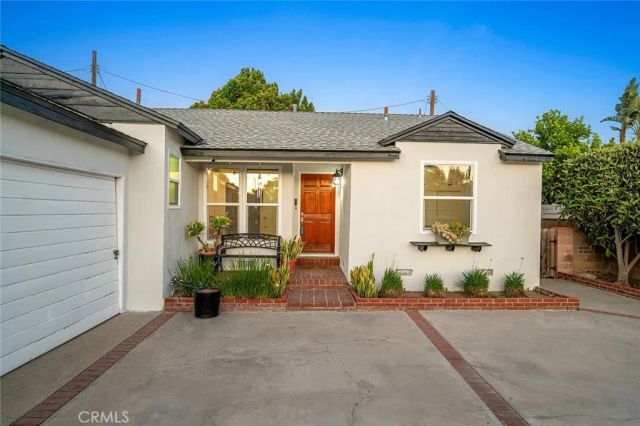 6440 Petit Avenue, Van Nuys, CA 91406
